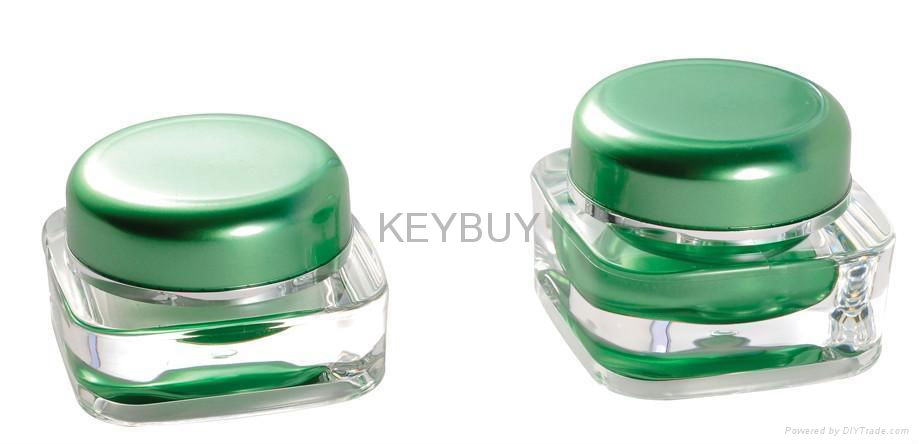 square acrylic cream jar with round cap  4