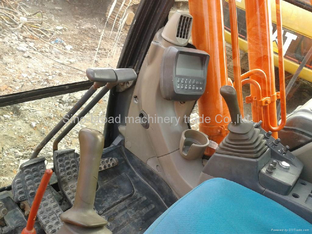 used excavator Hitachi ZX200 3