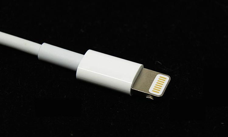 Apple iphone 5 lightning  Data sync cable  4