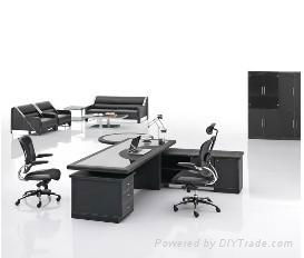 Executive Desk - Leather Furnishing 3