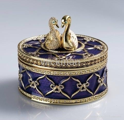 swan trinket jewelry box 1