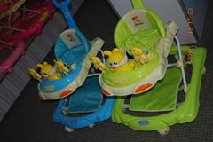 2012 the very cute rabbit style baby walker with handle