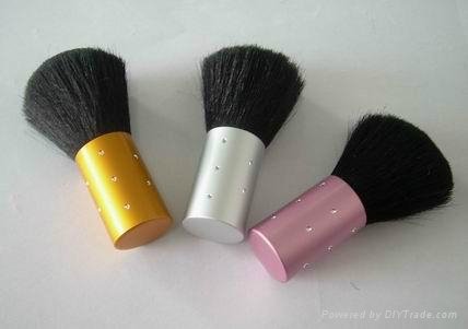Colorful kabuki Brushes with high quality  4