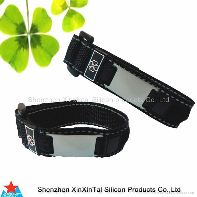 Silicon id bracelet with stainless steel bukle and clasp 4