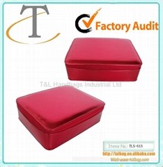 Fashionable design in Red cosmetic case 2013 