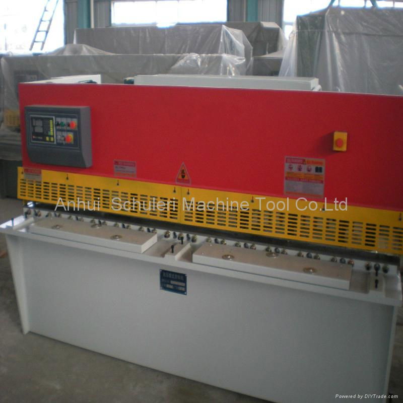 Hydraulic CNC Shearing Machine 2