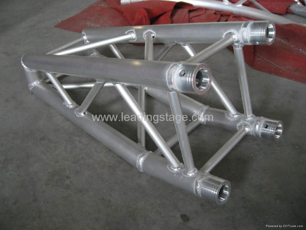 Aluminum truss for large-scale events 3