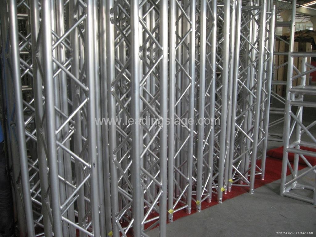Aluminum truss for large-scale events 4