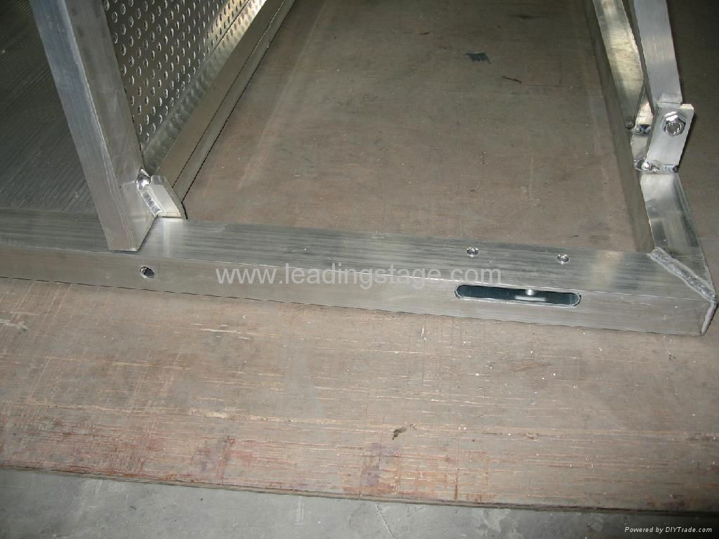 4' wide Crowd Barrier with safty ramp 2