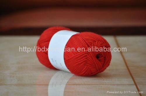 Pure wool yarn for hand knitting