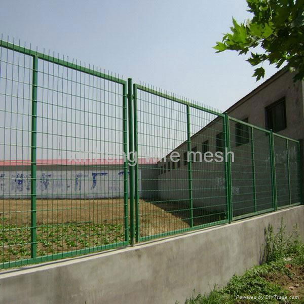 pvc coated durable wire mesh fence with certification 3