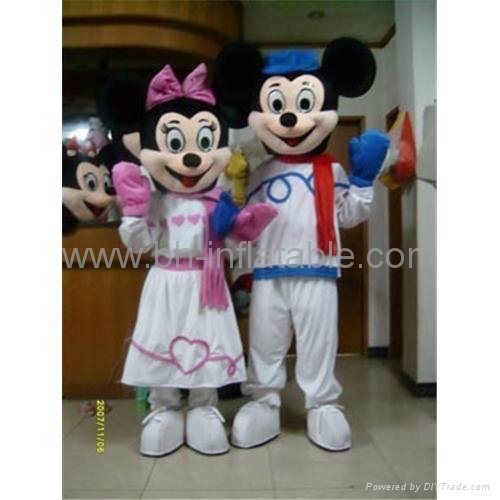 Mickey and Minnie costume 1