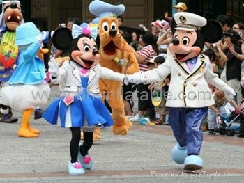 Mickey and Minnie costume 4