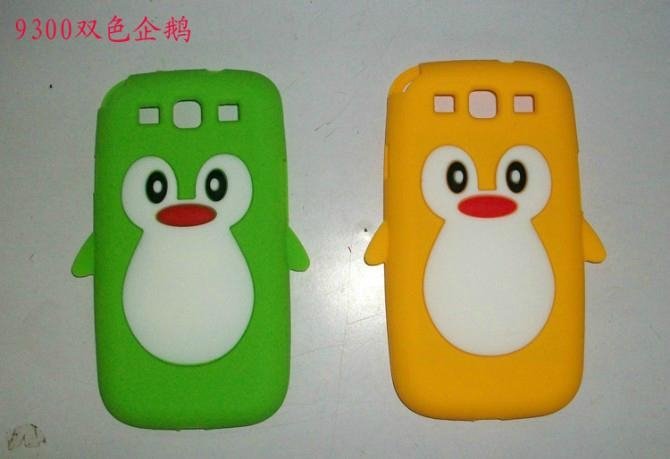  iphone4S可爱企鹅硅胶手机套 3