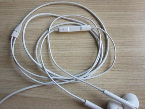 iphone 5 earphone with mic and volume controll 3