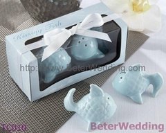 Kissing Fish Salt and Pepper Shakers Wedding Favors Wedding gift TC010