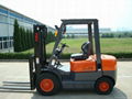 Gasoline Forklift(2.5t) 1