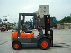 Gasoline Forklift(2ton)