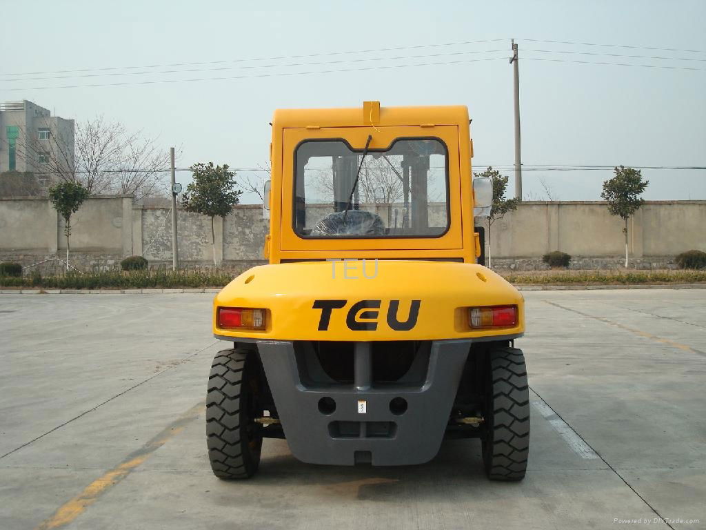 Forklift with cab(7ton) 5