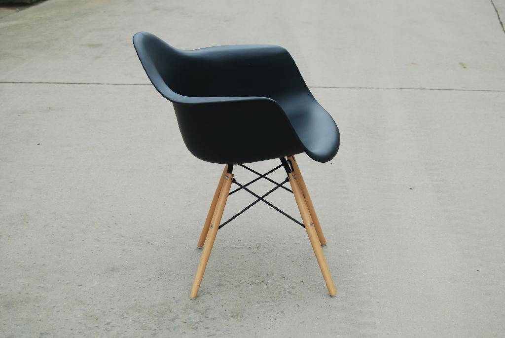 BLACK EAMES STYLE EIFFEL DAW LOUNGE DINING CHAIRS ARMCHAIR  3