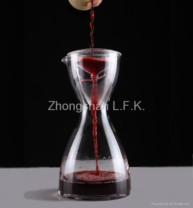 Patent-pending 2 in 1 Wine Aerating Decanter