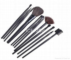 Animal hair make up brush