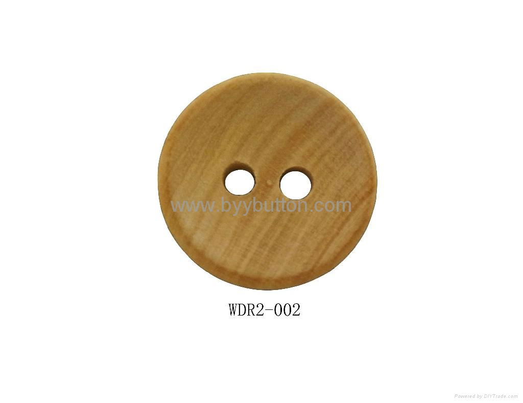 Round wooden shirt button