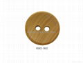 Round wooden shirt button