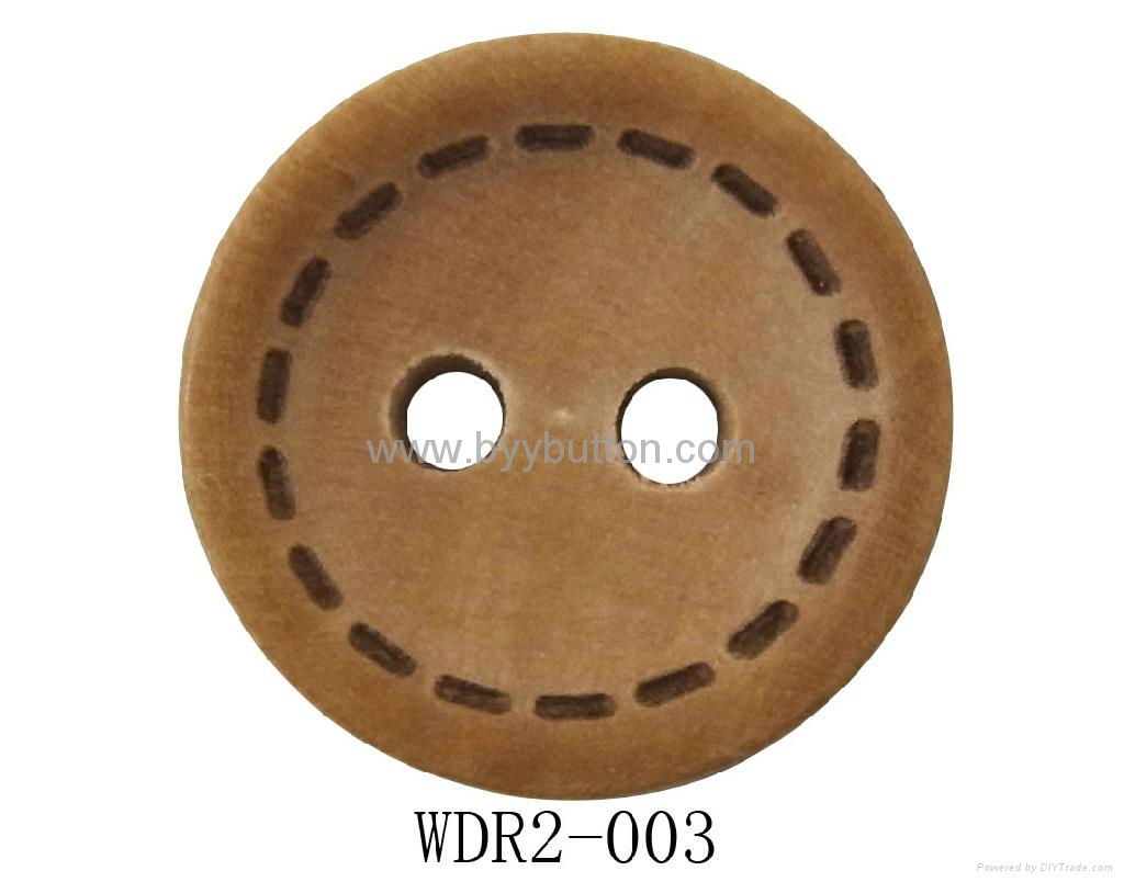 Round wooden shirt button 2