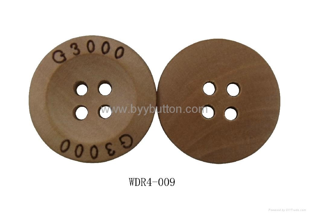 Round wooden shirt button 4