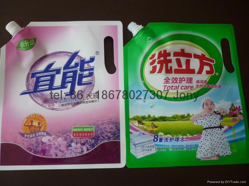 liquid detergent bags with spout