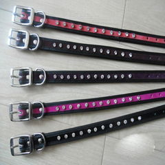 Dog collar with flower diamond decoration