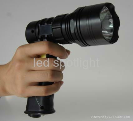 2013 Rechargeable LED Flashlight 3