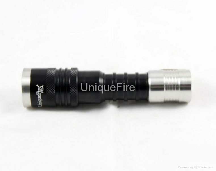 Cree XM-L T6 LED warm white flashlight 2