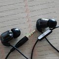 Classic and fashional stereo ceramic earphone with mic 3