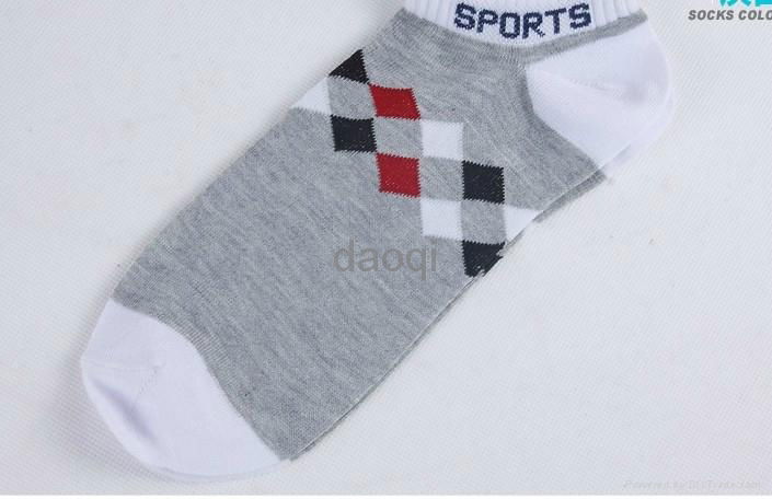 Fashion in Europe and the diamond lattice men's socks 4