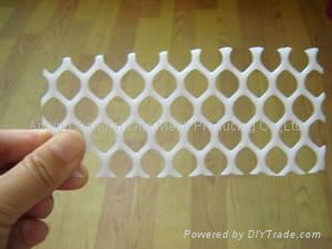 Plastic Breeding Mesh 1