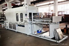 Vacuum forming machine