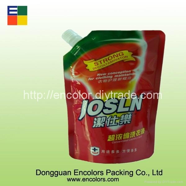 Liquid detergent packing bag with spout top 3