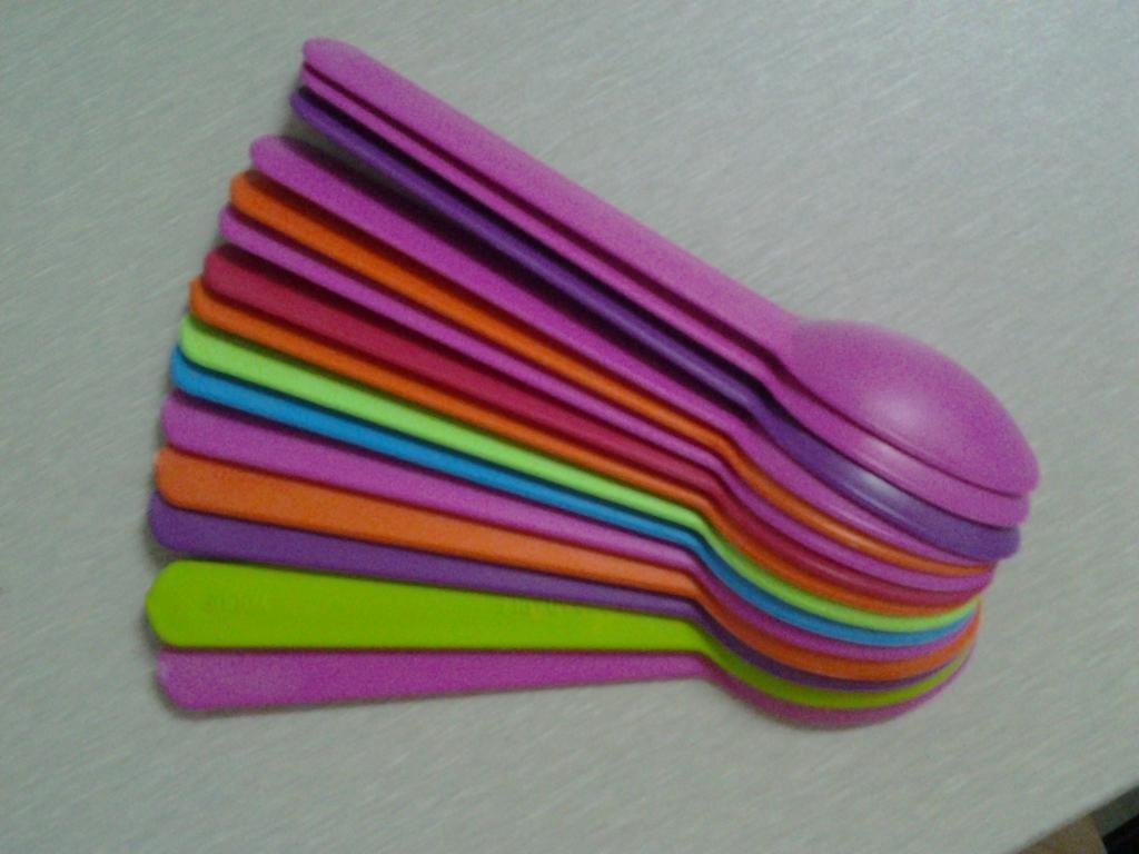 disposable colored ice cream spoon 4