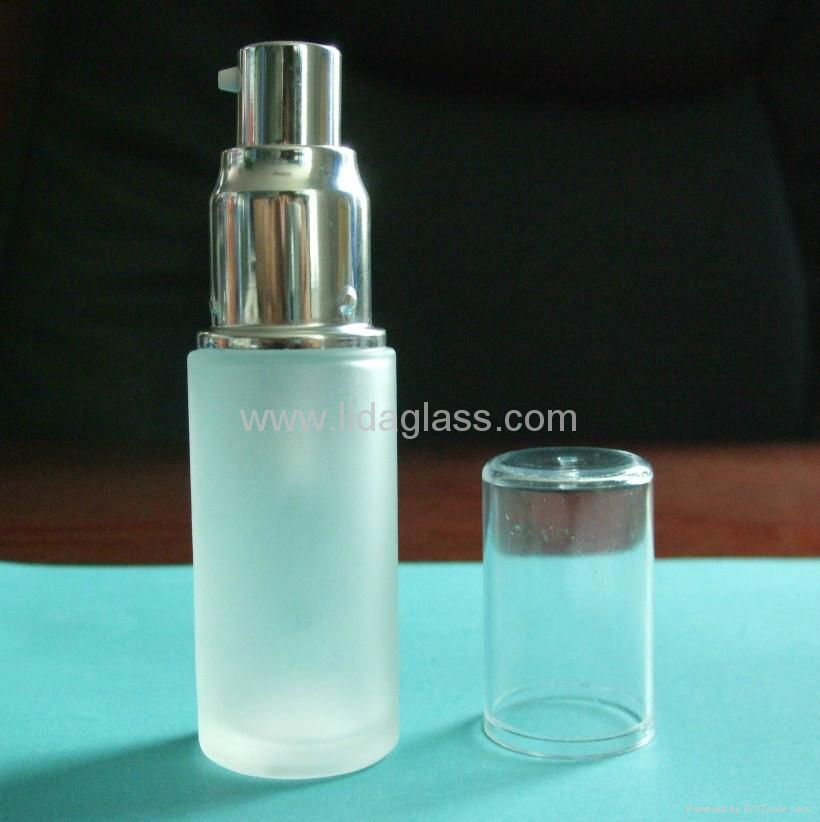 Frosted glass lotion bottle with aluminum sprayer