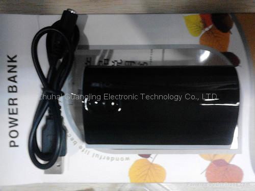 New high capacity mobile power bank charger 4400MAH 2