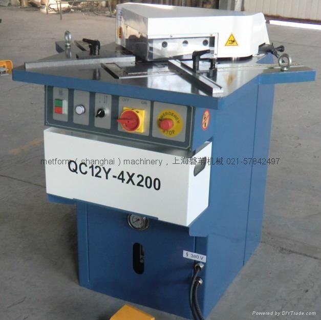 QF28Y4 200 Hydraulic corner notcher for aluminum plate sheet manufacture