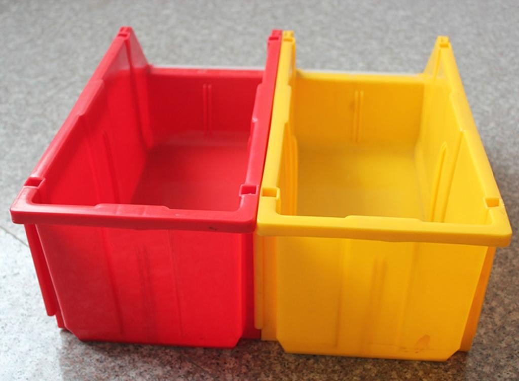 Lin Hui box of plastic parts 4