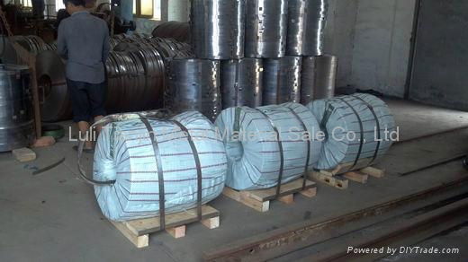 Blue-oiled steel packing strips 