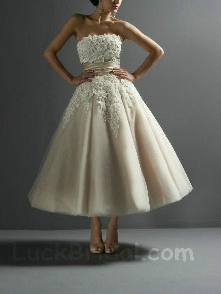 Applique Wedding Dress Elegant A Line Strapless Sash Bridal Gown