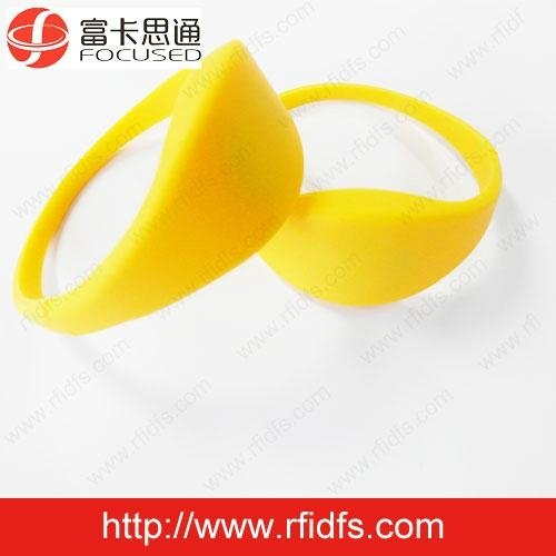 Ultralight RFID silicone Wristband 2