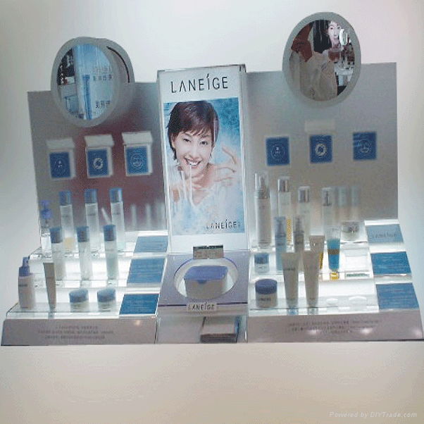 Multihole Clear Make Up Display 3