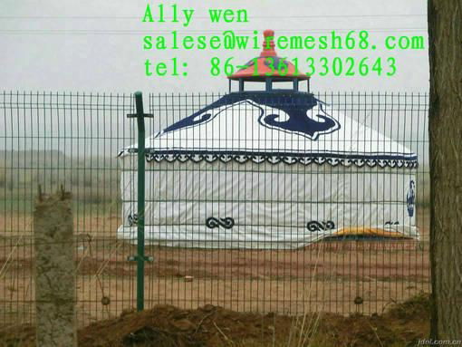 Welded Wire Mesh Fence 5