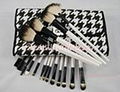 MAKE UP BRUSH